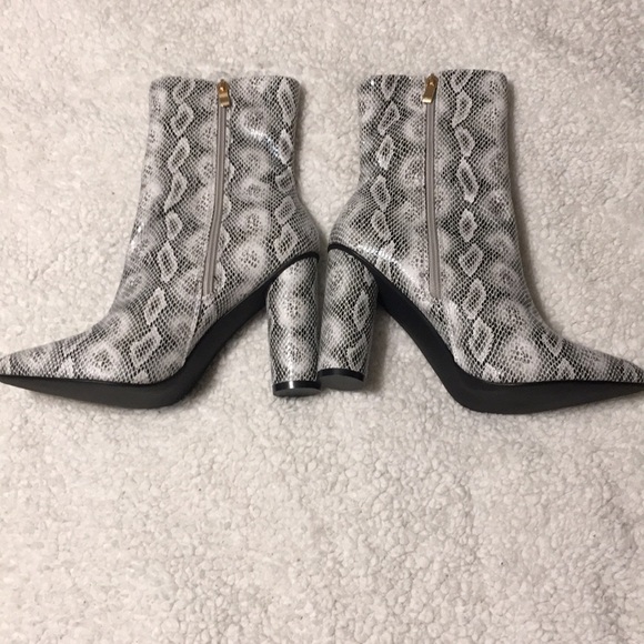 Fashion nova snakeskin booties - Picture 2 of 5